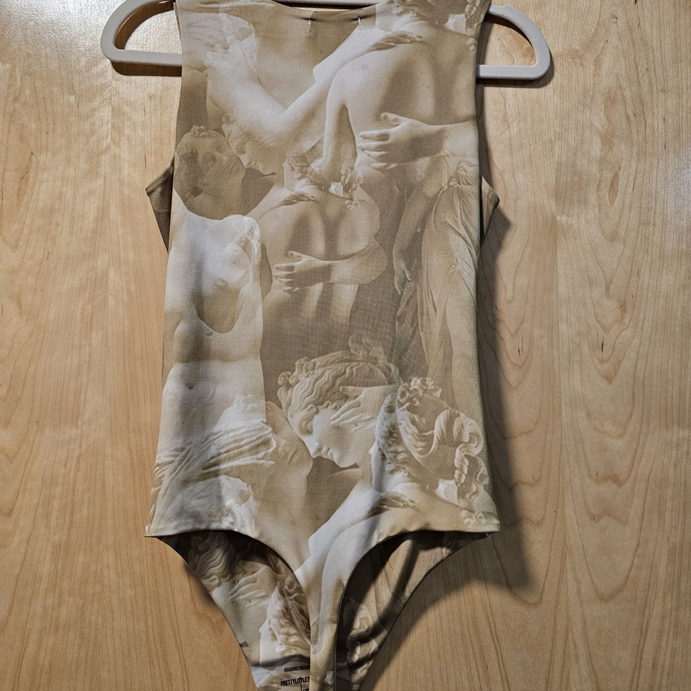 PrettyLittleThing Cream Cut-Out Bodysuit - Picture 3 of 4